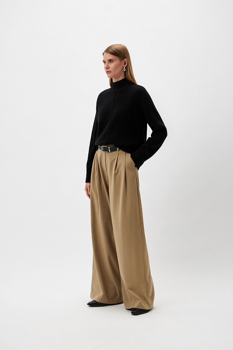 Свитер с воротником-стойкой