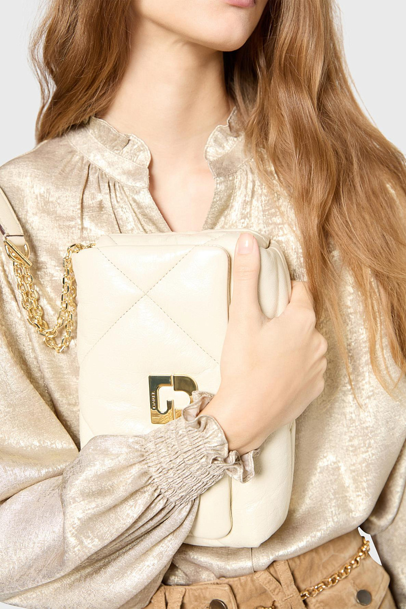 Блуза с воротником-стойкой и оборками