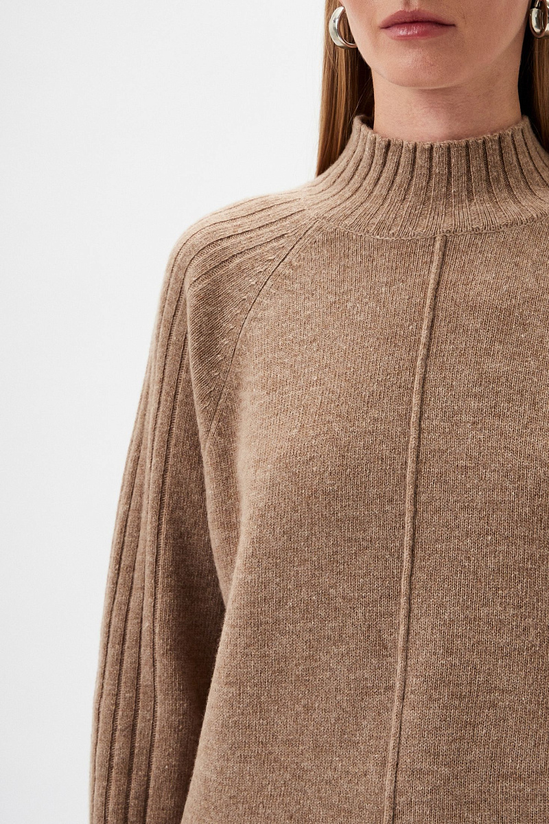 Свитер с воротником-стойкой