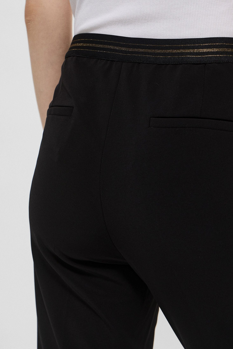 Прямые брюки с эластичным поясом