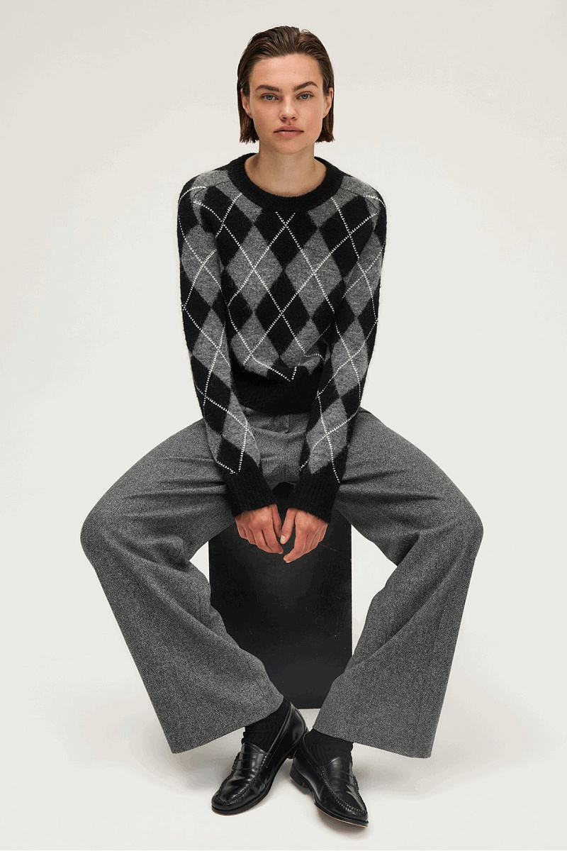 ELEANA - Свободный джемпер с контрастными ромбами