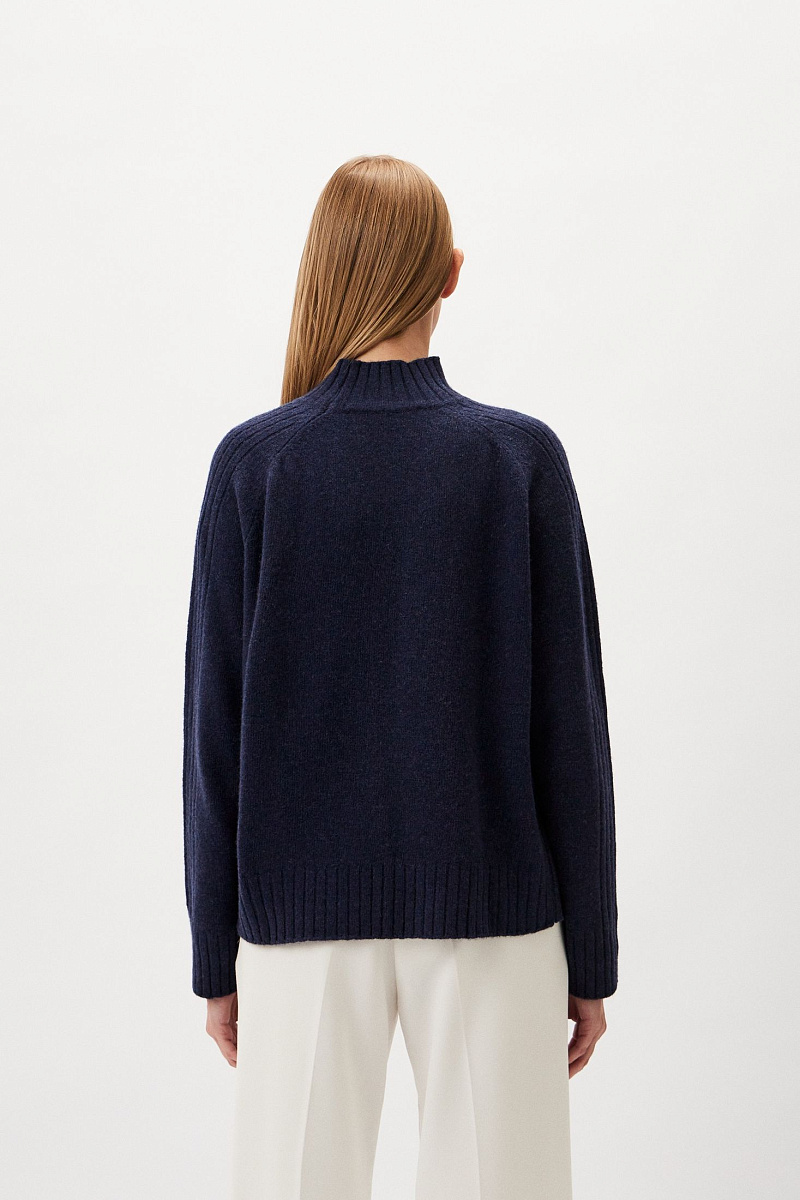 Свитер с воротником-стойкой